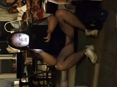 帅哥比尔贝利乱搞一个性感的黑发女孩