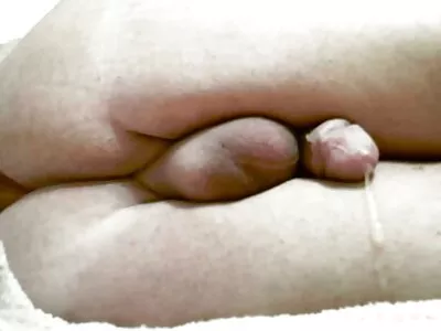 三个充满激情的色情美女为一个有天赋的帅哥