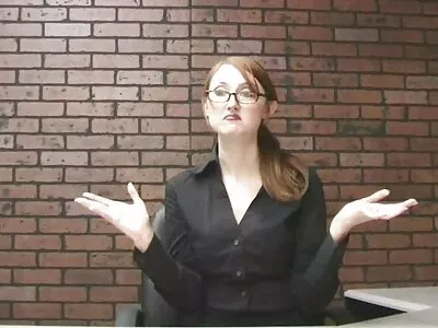 淫荡的乌鸦头发的摩洛伊斯兰解放阵线得到一个很好的巧克力啄木鸟