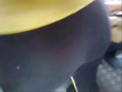 白皮肤的宝贝被秃头男人狠狠地操