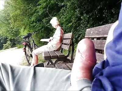 曲线优美的欧洲色情明星在 POV 中被狠狠地钉住了