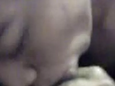 金发女郎认为女同性恋将是对小偷的一种很好的惩罚