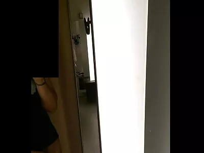 兴奋的家伙用挑衅的继侄女欺骗谦虚的妻子