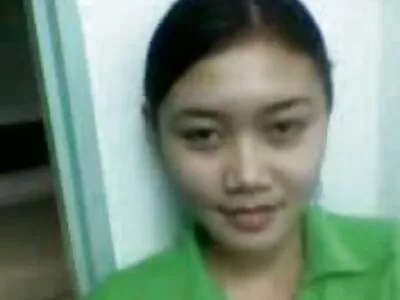 Bratty 金发女郎与继父的黑人女友发生性关系