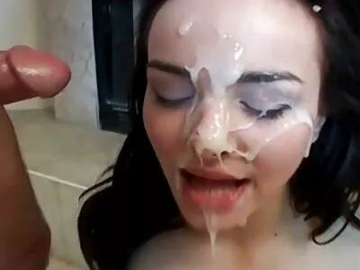 热辣的女同性恋女佣在酒店房间里忙碌