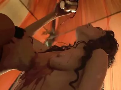金发碧眼的大女人在浴缸里被搞得这么好