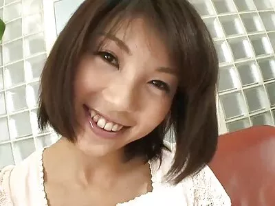 布里奇特 B 的按摩师在上油前崇拜巨大的山雀