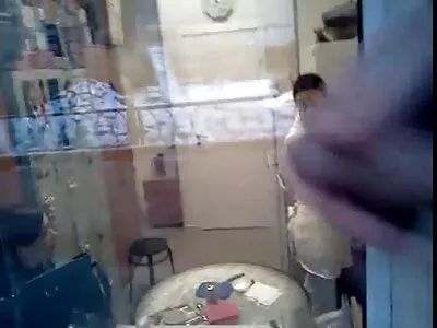 曼努埃尔·费拉拉 (Manuel Ferrara) 正与性感的金发女郎激情碰撞