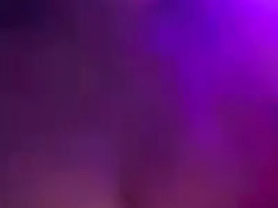 年轻的医生与晒黑的身体和丰满的实习生有女同性恋