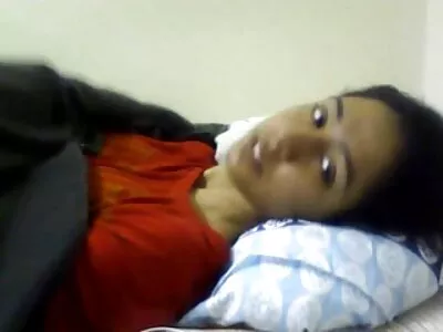 在性感内衣猫到嘴巴和肛交的金发女郎