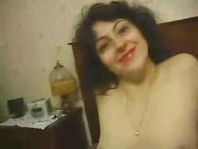 黑发少年喜欢探索不同的性姿势