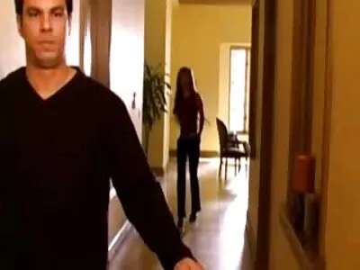 可爱的欧洲美女吮吸她男人的美味啄木鸟